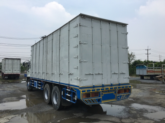 10ล้อตู้10บานเพลาเดียวยาว7.50เมตร 10ล้อตู้10บานเพลาเดียวยาว7.50เมตร