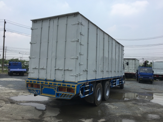 10ล้อตู้10บานเพลาเดียวยาว7.50เมตร 10ล้อตู้10บานเพลาเดียวยาว7.50เมตร