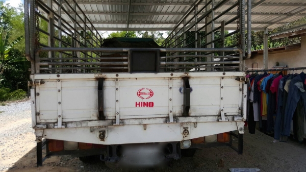 รถฮีโน่ 6 ล้อรั้ว ( ไม่ดั้ม ) FC9J  150 แรงม้า ปี 56.  ( รถวิ่ง 2xx,xxx กม. )     สนใจติดต่อ  081 - 6079515