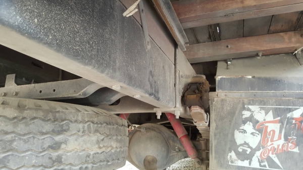 รถฮีโน่ 6 ล้อรั้ว ( ไม่ดั้ม ) FC9J  150 แรงม้า ปี 56.  ( รถวิ่ง 2xx,xxx กม. )     สนใจติดต่อ  081 - 6079515