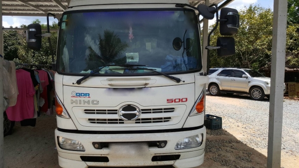 รถฮีโน่ 6 ล้อรั้ว ( ไม่ดั้ม ) FC9J  150 แรงม้า ปี 56.  ( รถวิ่ง 2xx,xxx กม. )     สนใจติดต่อ  081 - 6079515