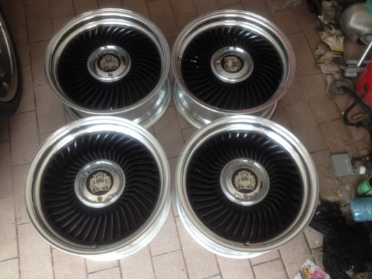 ล้อญี่ปุ่นเเท้เเนว VIP 17 กว้าง 8 นิ้ว 5 รู114 กับ 4 รู114 เก่าญี่ปุ่นสีเดิมๆสภาพสวยๆ
