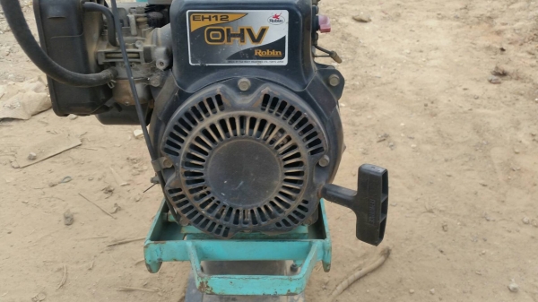 ขาย เครื่องตบดิน แบบจิงโจ้ ตบกระโดด เครื่องเบนซิน  4  จังหวะ สภาพสวย พร้อมใช้งาน ครับ