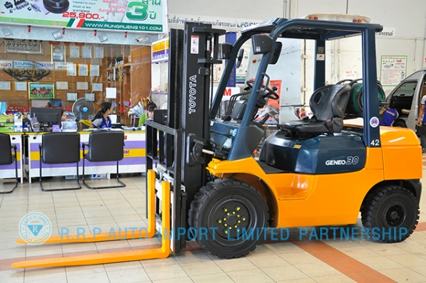 ขายรถโฟล์คลิฟท์มือสอง TOYOTA รุ่น 7FG30-11680 ราคา 325,000 บาท สภาพเดิมจากญี่ปุ่นจากประเทศญี่ปุ่น ไม่เคยใช้งานในไทย