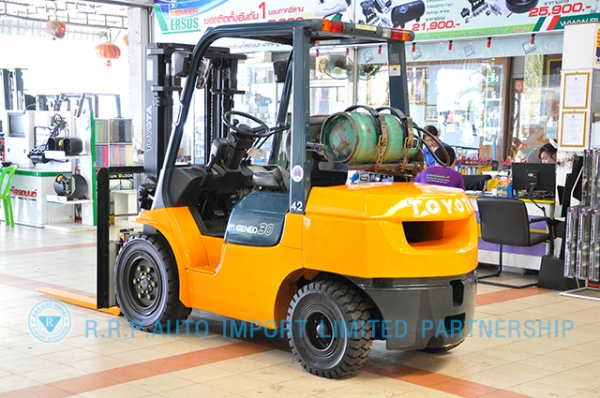 ขายรถโฟล์คลิฟท์มือสอง TOYOTA รุ่น 7FG30-11680 ราคา 325,000 บาท สภาพเดิมจากญี่ปุ่นจากประเทศญี่ปุ่น ไม่เคยใช้งานในไทย