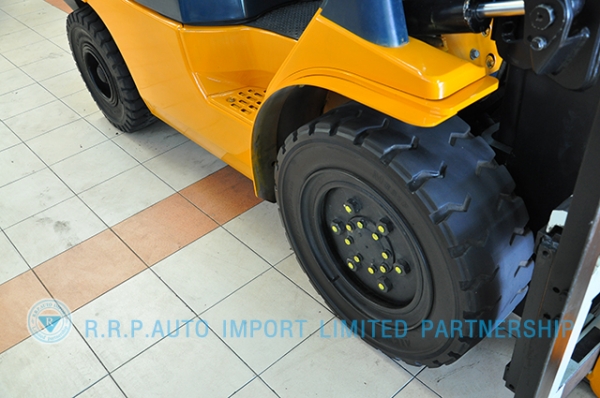 ขายรถโฟล์คลิฟท์มือสอง TOYOTA รุ่น 7FG30-11680 ราคา 325,000 บาท สภาพเดิมจากญี่ปุ่นจากประเทศญี่ปุ่น ไม่เคยใช้งานในไทย