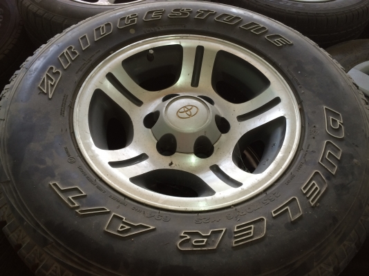 ขายด่วน!!ล้อแม็กพร้อมยาง Toyota แลนคูเซอร์แท้!!