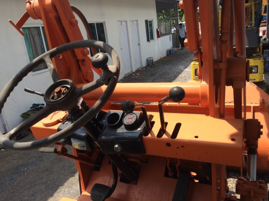 ขายด่วน!!รถตัก Toyota SD10 เครื่องดีเซล เกียร์ AUTO สภาพดีมาก!!