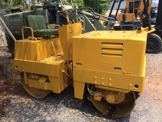 ขายด่วน!!รถบด โคมัสซุ หน้าเหล็ก หลังเหล็ก   เอวอ่อน