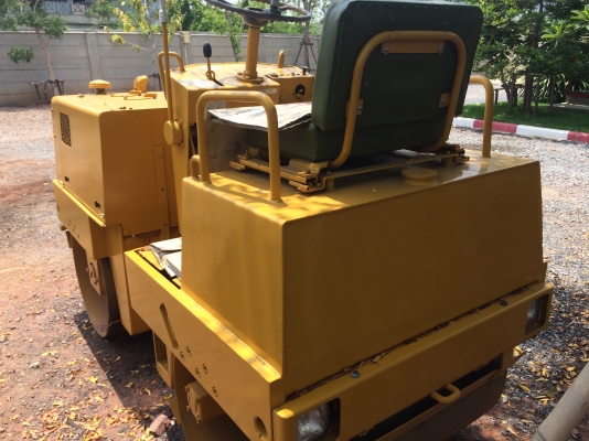 ขายด่วน!!รถบด โคมัสซุ หน้าเหล็ก หลังเหล็ก   เอวอ่อน