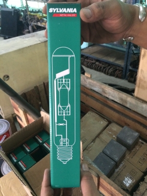 ขายด่วน!!หลอดไฟยี่ห้อ SYLVANIA