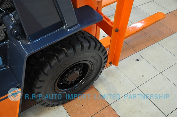 ขายรถโฟล์คลิฟท์มือสอง TOYOTA รุ่น 5FD15-61982 ราคา 245,000 บาท สภาพเดิมจากญี่ปุ่นจากประเทศญี่ปุ่น ไม่เคยใช้งานในไทย