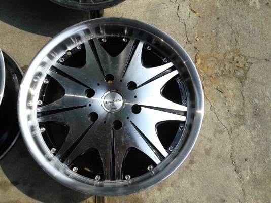 ขอบ18นิ้ว6รู สวยๆ 4 ล้อ ราคา 8900 บาท ขอบ18นิ้ว6รู สวยๆ 4 ล้อ ราคา 8900 บาท