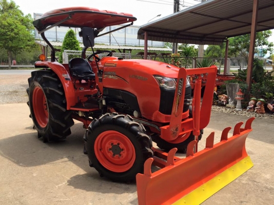 ขายรถไถ Kubota L4708SP (4WD) พร้อมใบมีดและผานพรวนช้าง24x6 รถไร่ สวยๆ พร้อมใช้งาน