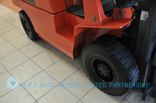 ขายรถโฟล์คลิฟท์มือสอง NISSAN  รุ่น NJ01-301271 ราคา 185,000 บาท นำเข้าจากประเทศญี่ปุ่น 100\% ไม่เคยใช้งานในไทย