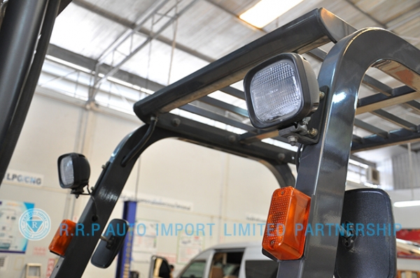 ขายรถโฟล์คลิฟท์มือสอง NISSAN  รุ่น NJ01-301271 ราคา 185,000 บาท นำเข้าจากประเทศญี่ปุ่น 100\% ไม่เคยใช้งานในไทย