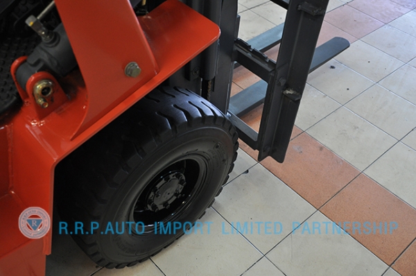 ขายรถโฟล์คลิฟท์มือสอง NISSAN  รุ่น NJ01-301271 ราคา 185,000 บาท นำเข้าจากประเทศญี่ปุ่น 100\% ไม่เคยใช้งานในไทย