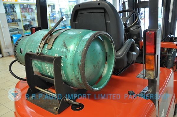 ขายรถโฟล์คลิฟท์มือสอง NISSAN  รุ่น NJ01-301271 ราคา 185,000 บาท นำเข้าจากประเทศญี่ปุ่น 100\% ไม่เคยใช้งานในไทย