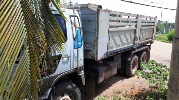 ขายรถบรรทุก 10 ล้อดัมพ์ HINO FM3M 240 แรงม้ามีระบบลากพ่วง ราคา 880000