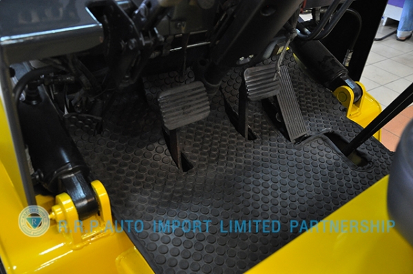 ขายรถโฟล์คลิฟท์มือสอง TCM รุ่น FHG20N ราคา 175,000 บาท นำเข้าจากประเทศญี่ปุ่น 100\% ไม่เคยใช้งานในประเทศไทย