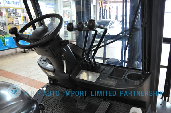 ขายรถโฟล์คลิฟท์มือสอง TOYOTA รุ่น 8FD30-30112 ราคา 590,000 บาท นำเข้าจากประเทศญี่ปุ่น 100\% ไม่เคยใช้งานในไทย