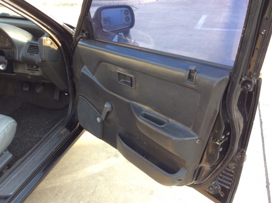 ขายรถ Honda Civic ไฟท้าย2ชั้น ปี91 เครื่องใหม่บล๊อกเดิม เกียร์ธรรมดา ภายในเดิมสวยสะอาดมาก แอร์เย็นฉ่ำวิทยุCD ตัวถังเดิมๆไม่มีชน สีสวยใส ยางดี รถขับดีมากช่วงล่างดีไม่มีดัง รถสวยเดิมๆพร้อมใช้ครับ ภาษีไม่ขาด