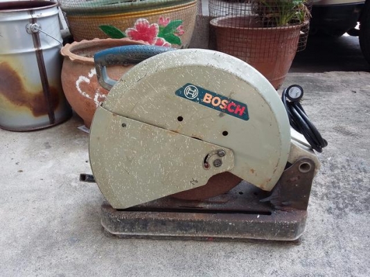 แท่นตัดไฟเบอร์ Bosch GCO2 ของแท้นะจ๊ะ ขาย 3800 บาท สภาพตามรูป เปรอะสีหน่อยนะ แต่ใช้งานได้ปกตืครับ มารับได้ที่ ซ.เอกชัย 45 หรือ ละแวกใกล้เคียงครับ