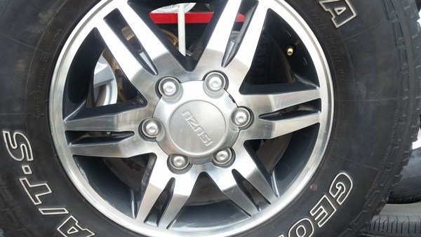 ขายล้อISUZU D-max HI -lander16 ยาง265/70/16 4 ล้อ ขายล้อISUZU D-max HI -lander16 ยาง265/70/16 4 ล้อ