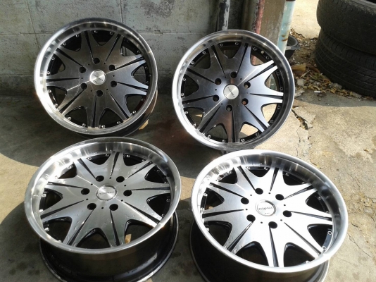 ขอบ18นิ้ว6รู สวยๆ 4 ล้อ ราคา 8900 บาท