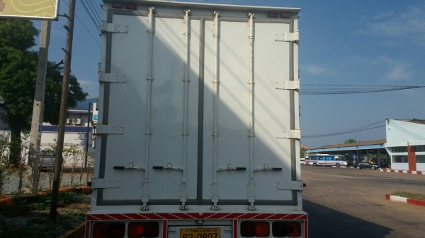 ขาย 6 ล้อ ฮีโน่ เมก้า ตู้ 10 บาน 175 แรง ปี 57 ยาว 6.5 ม. วิ่งน้อยจัด  7x,xxx  สภาพสวยจัด  พร้อมใช้  จัดแนนท์ได้ครับ สนใจติดต่อ 081-9420141  ,  081-5715326