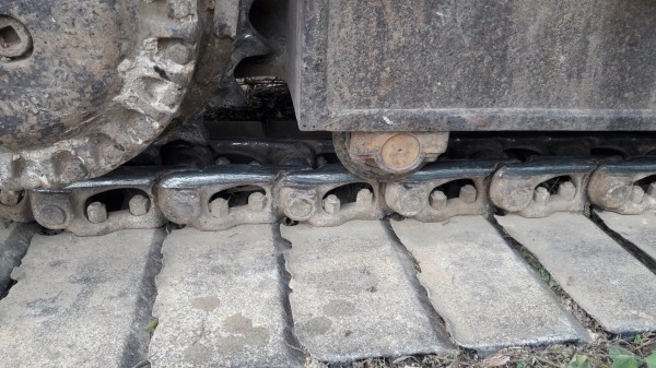 ขายรถแบ็คโฮ Komatsu PC 200 รุ่น 3 เครื่องปั๊มเดิม คอนโทรลน้ำมัน ปั๊มแรง โซ่หนา เอกสารซื้อขาย