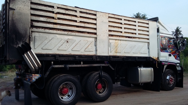 ขายสิบล้อดั๊มสองเพลาอีซูซุเดก้า 270 ยูโรทู ปี 51 แมกโหลด สนใจ 081 7368589