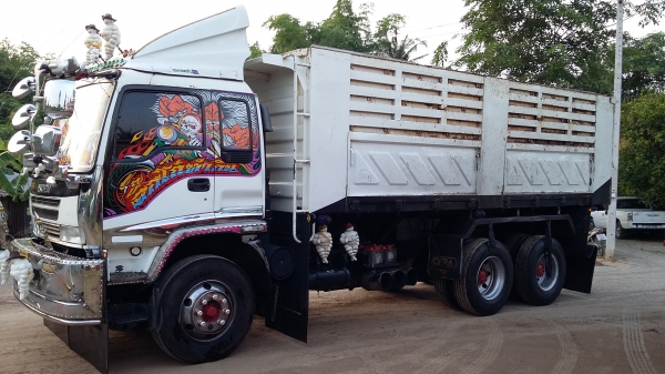 ขายสิบล้อดั๊มสองเพลาอีซูซุเดก้า 270 ยูโรทู ปี 51 แมกโหลด สนใจ 081 7368589