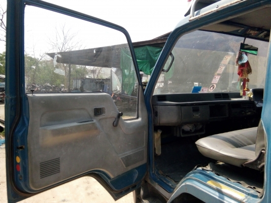 ขายรถหกล้อ ราคาถูก ติดต่อ 0932970382