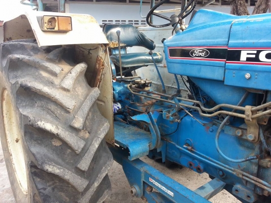 แทรกเตอร์ฟอร์ด 6600 T3 ใบมีดดันดิน มือเดียว เล่มทะเบียนพร้อม สภาพดี