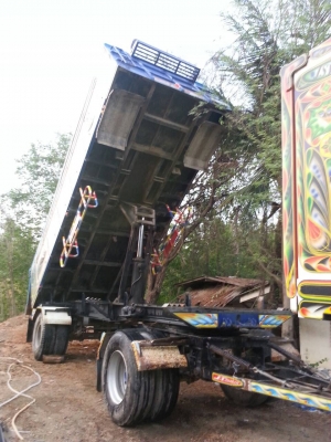 ขายลูกพ่วงอู่ST 2 เพลา สภาพสวย สนใจติดต่อได้ที่ 085-3635720