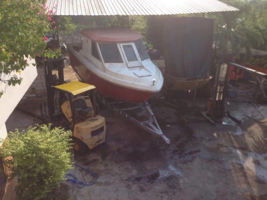 ขายเรือไฟเบอร์32ฟุต กว้าง3เมตร ทรงสูงอดีตเคยเป็นเรือดับเพลิงครับ มีห้องน้ำ ห้องนอน เครื่องวอลโว่ดีเซล6สูบ ไม่มีหางกับเกียร์ครับ พร้อมเทเลอร์6ล้อทำใหม่ ยางใหม่4เส้น รับประกันความแข็งแรงครับ ขาย 320000 บาท เอาไปทำต่ออีกนิดแหร่มเลยครับ ดีกว่าไปซื้อเป็นล้าน