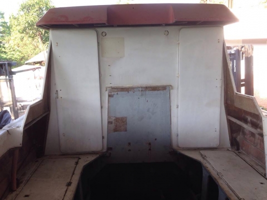 ขายเรือไฟเบอร์32ฟุต กว้าง3เมตร ทรงสูงอดีตเคยเป็นเรือดับเพลิงครับ มีห้องน้ำ ห้องนอน เครื่องวอลโว่ดีเซล6สูบ ไม่มีหางกับเกียร์ครับ พร้อมเทเลอร์6ล้อทำใหม่ ยางใหม่4เส้น รับประกันความแข็งแรงครับ ขาย 320000 บาท เอาไปทำต่ออีกนิดแหร่มเลยครับ ดีกว่าไปซื้อเป็นล้าน