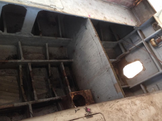 ขายเรือไฟเบอร์32ฟุต กว้าง3เมตร ทรงสูงอดีตเคยเป็นเรือดับเพลิงครับ มีห้องน้ำ ห้องนอน เครื่องวอลโว่ดีเซล6สูบ ไม่มีหางกับเกียร์ครับ พร้อมเทเลอร์6ล้อทำใหม่ ยางใหม่4เส้น รับประกันความแข็งแรงครับ ขาย 320000 บาท เอาไปทำต่ออีกนิดแหร่มเลยครับ ดีกว่าไปซื้อเป็นล้าน