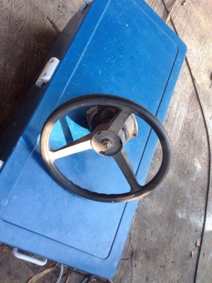 ขายเรือไฟเบอร์32ฟุต กว้าง3เมตร ทรงสูงอดีตเคยเป็นเรือดับเพลิงครับ มีห้องน้ำ ห้องนอน เครื่องวอลโว่ดีเซล6สูบ ไม่มีหางกับเกียร์ครับ พร้อมเทเลอร์6ล้อทำใหม่ ยางใหม่4เส้น รับประกันความแข็งแรงครับ ขาย 320000 บาท เอาไปทำต่ออีกนิดแหร่มเลยครับ ดีกว่าไปซื้อเป็นล้าน