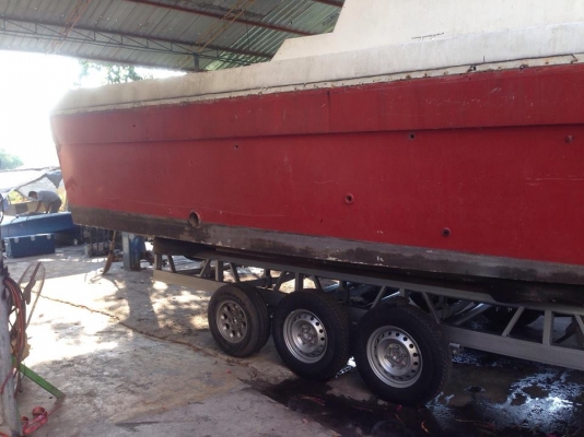 ขายเรือไฟเบอร์32ฟุต กว้าง3เมตร ทรงสูงอดีตเคยเป็นเรือดับเพลิงครับ มีห้องน้ำ ห้องนอน เครื่องวอลโว่ดีเซล6สูบ ไม่มีหางกับเกียร์ครับ พร้อมเทเลอร์6ล้อทำใหม่ ยางใหม่4เส้น รับประกันความแข็งแรงครับ ขาย 320000 บาท เอาไปทำต่ออีกนิดแหร่มเลยครับ ดีกว่าไปซื้อเป็นล้าน