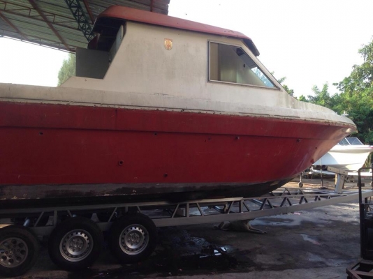 ขายเรือไฟเบอร์32ฟุต กว้าง3เมตร ทรงสูงอดีตเคยเป็นเรือดับเพลิงครับ มีห้องน้ำ ห้องนอน เครื่องวอลโว่ดีเซล6สูบ ไม่มีหางกับเกียร์ครับ พร้อมเทเลอร์6ล้อทำใหม่ ยางใหม่4เส้น รับประกันความแข็งแรงครับ ขาย 320000 บาท เอาไปทำต่ออีกนิดแหร่มเลยครับ ดีกว่าไปซื้อเป็นล้าน