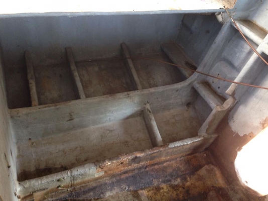 ขายเรือไฟเบอร์32ฟุต กว้าง3เมตร ทรงสูงอดีตเคยเป็นเรือดับเพลิงครับ มีห้องน้ำ ห้องนอน เครื่องวอลโว่ดีเซล6สูบ ไม่มีหางกับเกียร์ครับ พร้อมเทเลอร์6ล้อทำใหม่ ยางใหม่4เส้น รับประกันความแข็งแรงครับ ขาย 320000 บาท เอาไปทำต่ออีกนิดแหร่มเลยครับ ดีกว่าไปซื้อเป็นล้าน