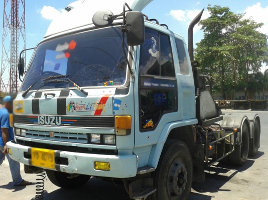 Isuzu 240 หัวลาก สภาพพร้อมทำงานคะ