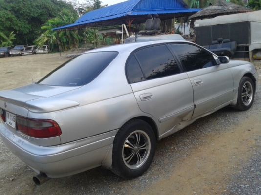ขายtoyota corona 2.0 ท้ายโด่งถูกๆครับ
