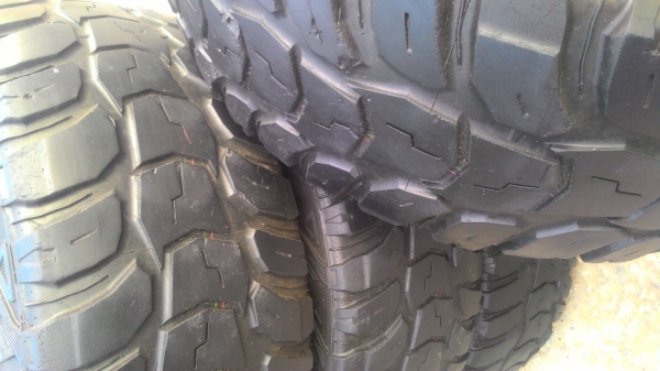 ขาย ยาง Mud 305/70/16 (33นิ้ว) ขาย ยาง Mud 305/70/16 (33นิ้ว)