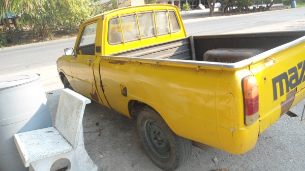 ขายมาสด้าเล็ก4ขอทะเบียนขาด1ปีครับ