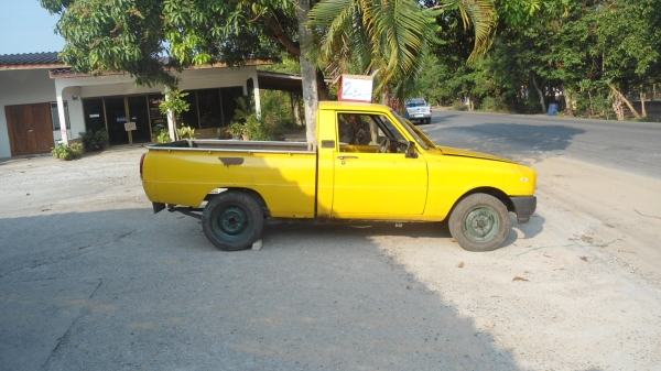 ขายมาสด้าเล็ก4ขอทะเบียนขาด1ปีครับ