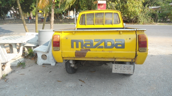 ขายมาสด้าเล็ก4ขอทะเบียนขาด1ปีครับ