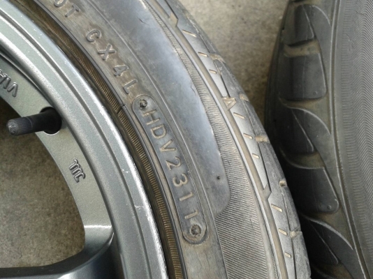 ขอบ17นิ้ว4รู100 พร้อมยาง สวยๆ 4 ล้อ ราคา 7500 บาท